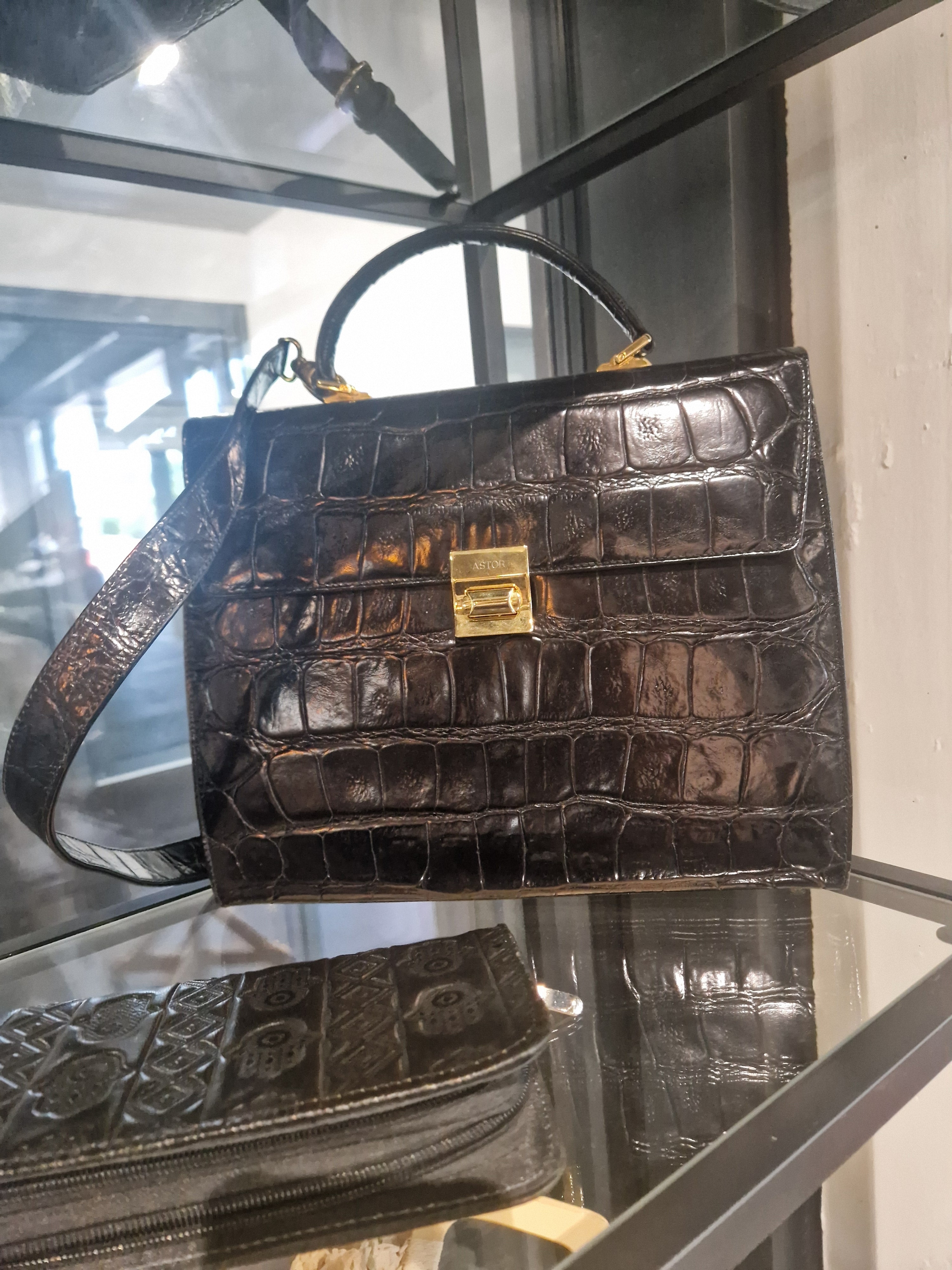 SAC EN CUIR DE LA MARQUE ASTOR