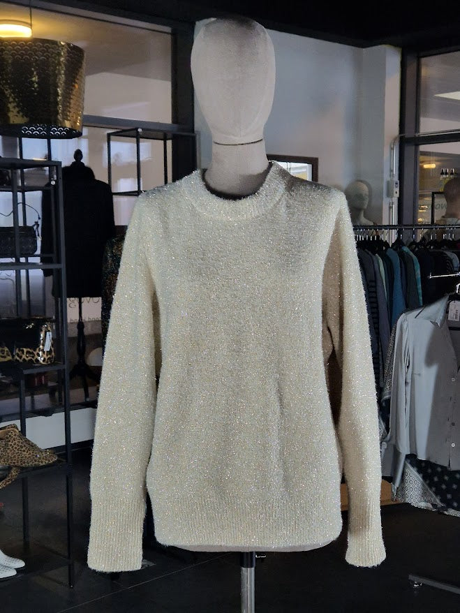 GLÄNZENDER WINTERPULLOVER