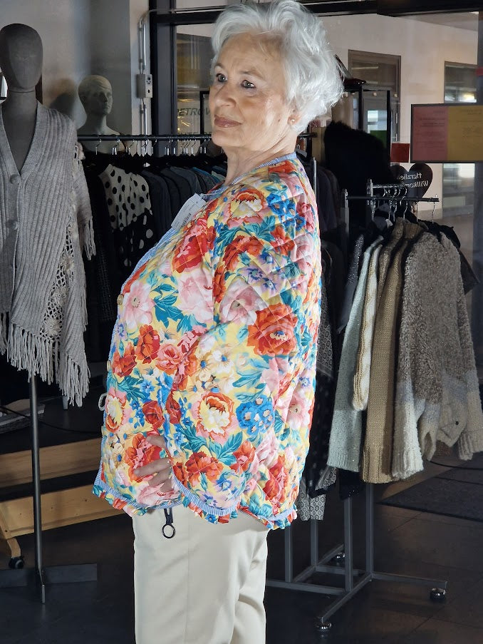 FRÜHLINGS-STEPPJACKE