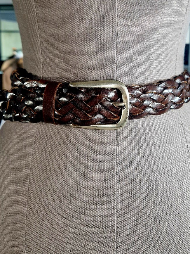 LEDERGÜRTEL GEFLOCHTEN