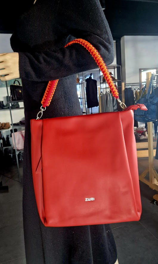 ROTE LEDERTASCHE VON ZWEI
