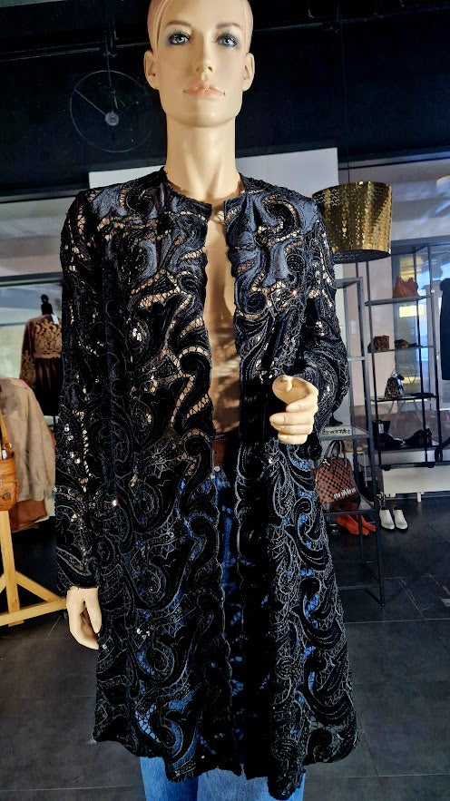 LONG-LAYER MIT SPITZE VON SOPHIE