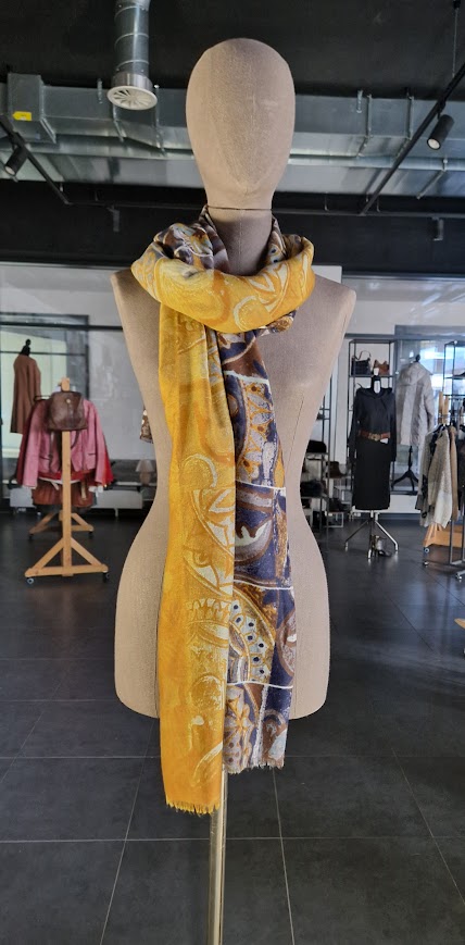 VISKOSE FOULARD  IN ERDFARBEN